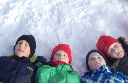 Kinder im Schnee